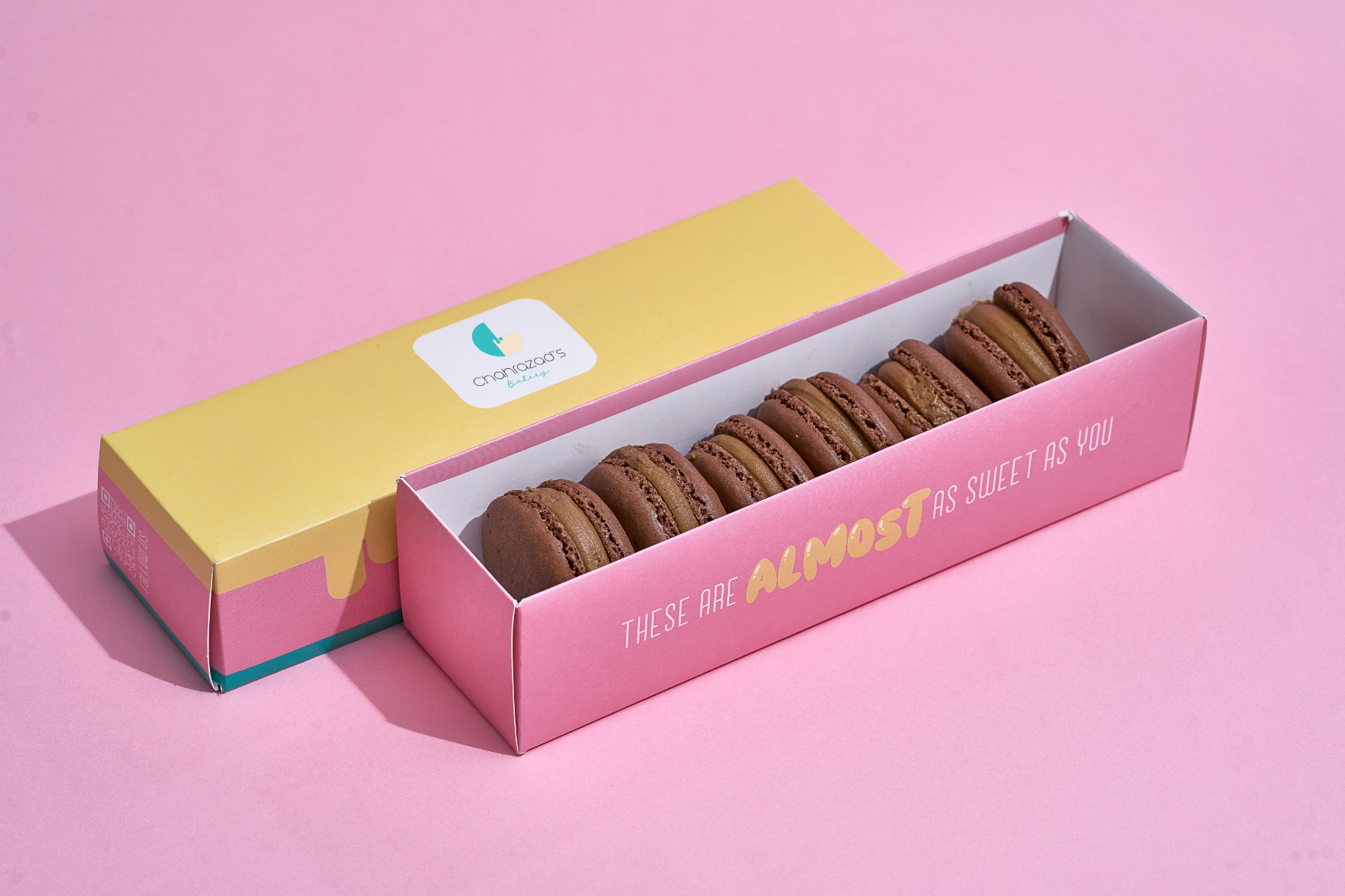 Box of 6 chocolate macarons